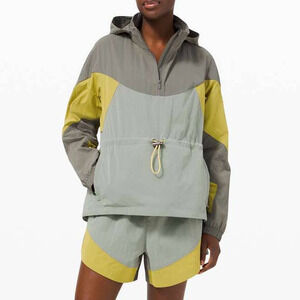Lululemon Evergreen Anorak Jacket Grey Sage/Yellow Pear/ Green Fern Size 2‎